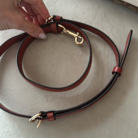 Gorgeous Coach top handle bag burgundy cream and logo print tan NWT - Picture 4 of 13